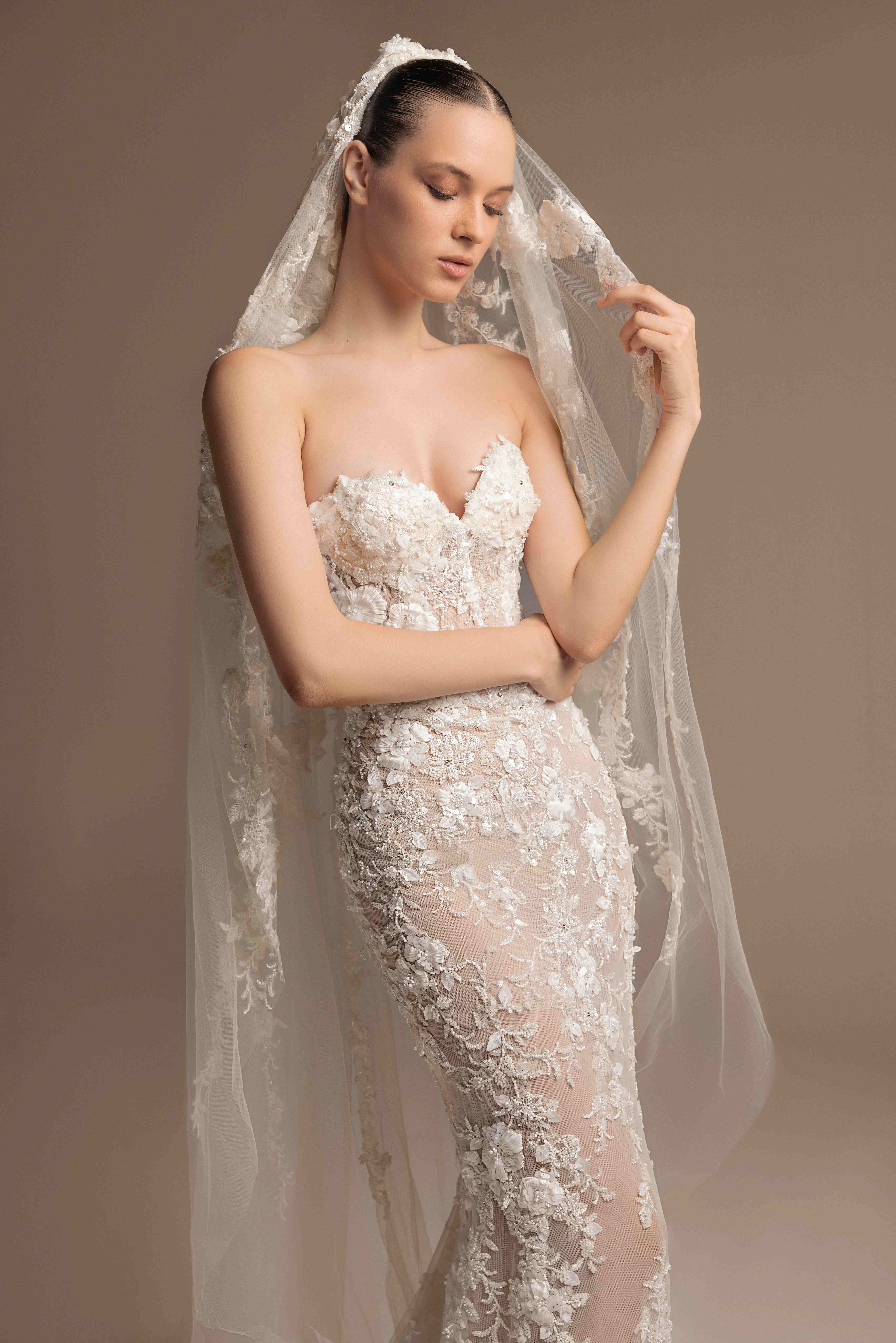 TONY-WARD-LA-MARIEE-FALL-2025-CLOSE-UP-14-LOVE UNVEILED